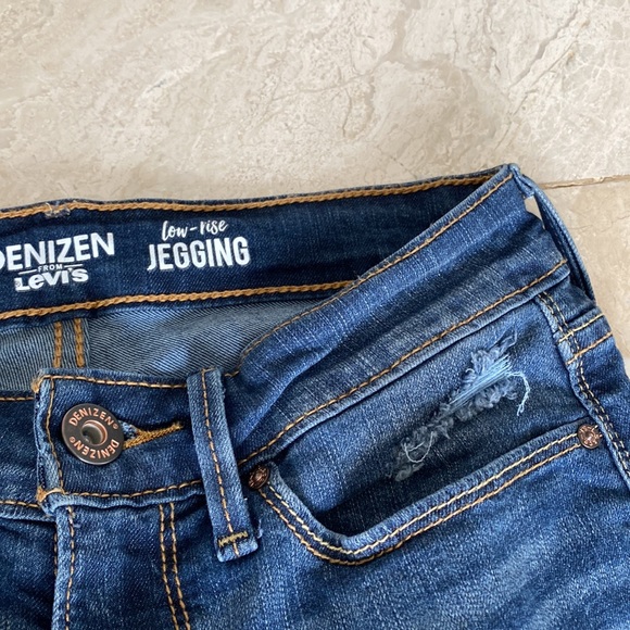 Denizen from Levi’s Low Rise Jegging - Picture 6 of 9